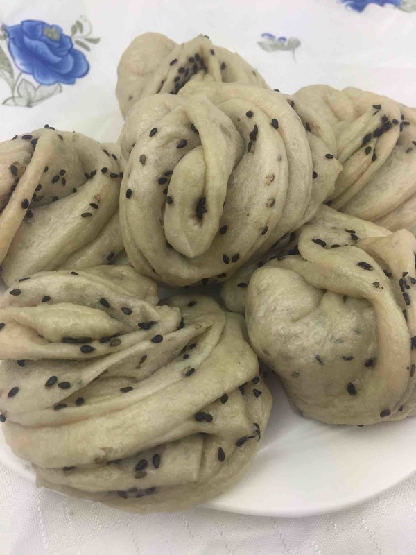 Wheat Flour Black Sesame Flower Roll recipe