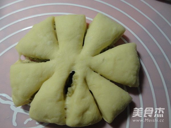 Mung Bean Flower Bread recipe