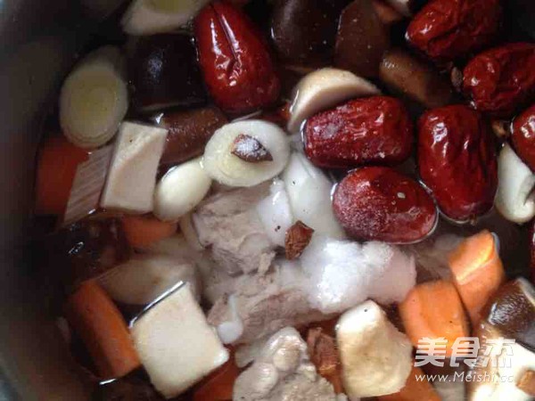 Stewed Pork Ribs Soup recipe