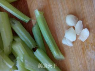 Celery Stir-fried Pork recipe
