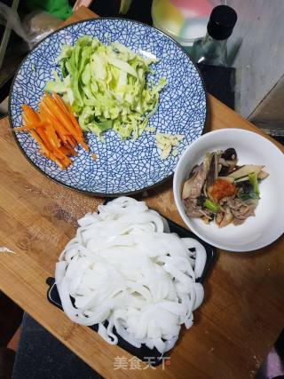 Stir-fried Hor Fun with Cabbage recipe