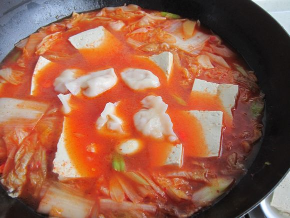 Hot and Sour Dumpling Hot Pot recipe