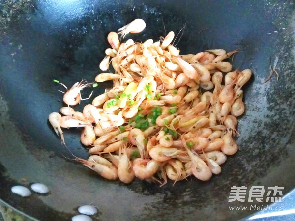 Stir-fried Small River Prawns recipe