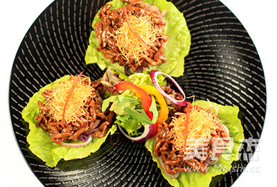 Black Pepper Shredded Beef with Rosa Lettuce recipe