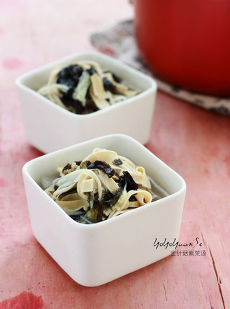Enoki Mushroom and Seaweed Soup recipe