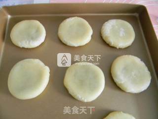 Black Sesame and Peanut Stuffing Soviet-style Mooncakes recipe