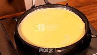 A Delicious Dessert that You Can Make with A Pan—mango Pancake recipe