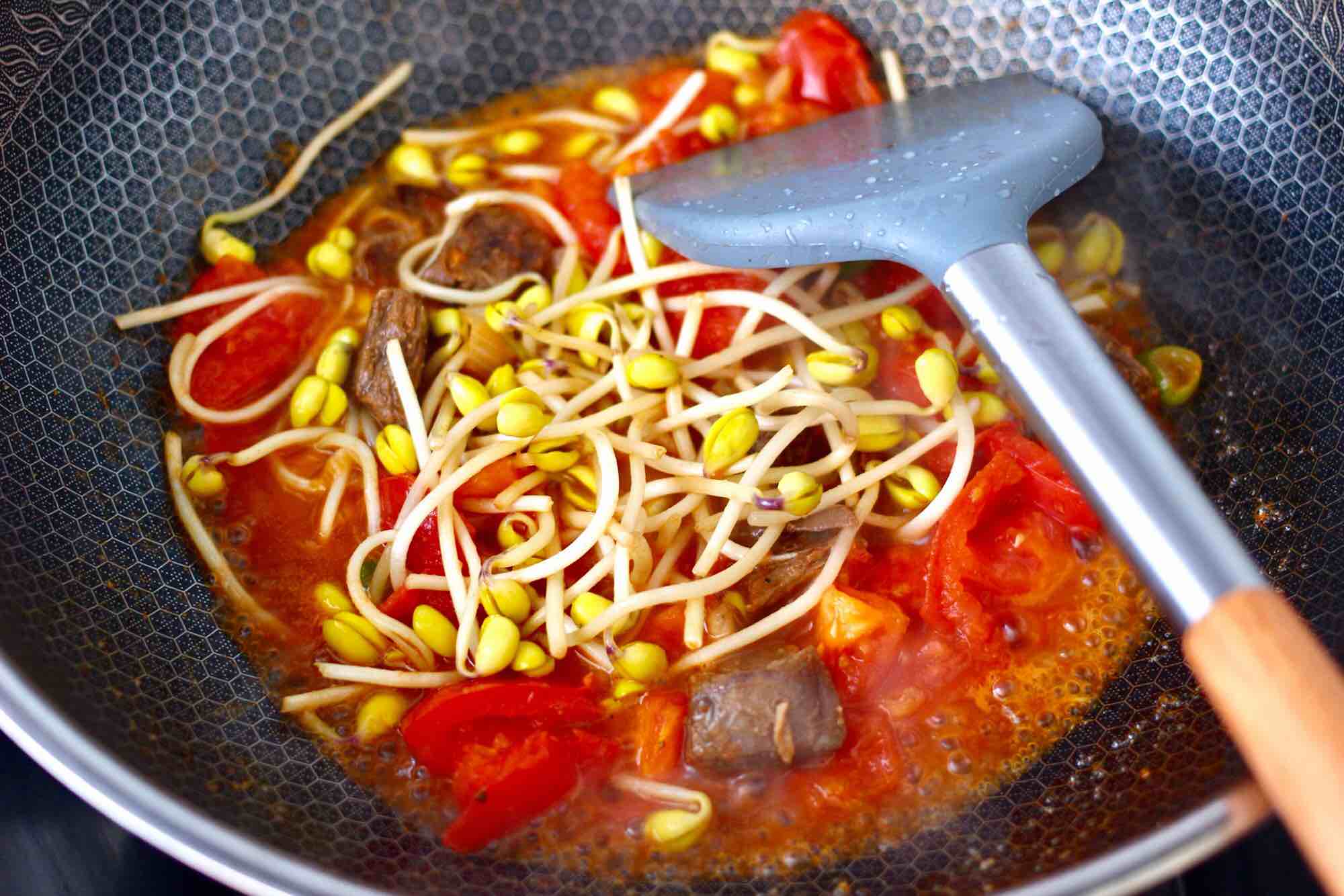 Spinach Noodles with Tomato Brisket recipe