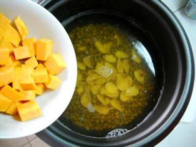 Lily Pumpkin Mung Bean Soup recipe