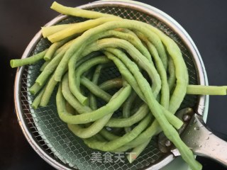 Sesame Salad with Long Beans recipe