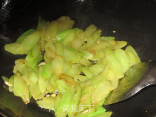 Stir-fried Lettuce Slices recipe