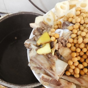 Lotus Root Beef Bone Soup, The Soup is Rich in Lotus Root and Soft and Waxy, Light and Not Greasy! recipe