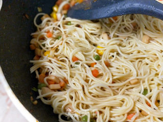 Fried Noodles with Eel and Soy Sauce recipe