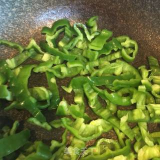 Green Pepper Fragrant Dried Scrambled Eggs recipe