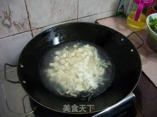 Enoki Mushroom Tofu Soup recipe