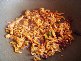 Fried Noodles with Shredded Pork recipe