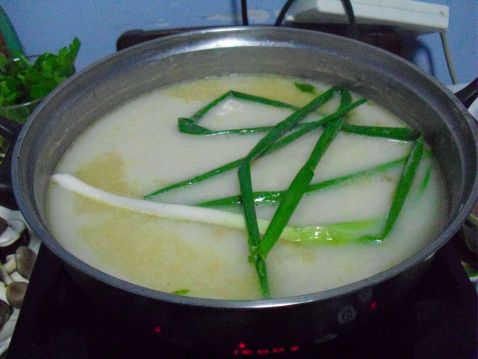 Three Fresh Bean Curd Hot Pot with Soy Sauce recipe