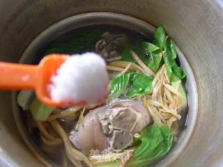 Daylily and Green Vegetable Soup recipe
