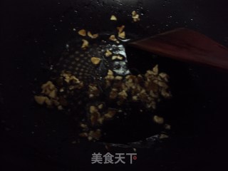 Walnuts Mixed with Parsley recipe