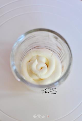 Strawberry Cream Cup recipe