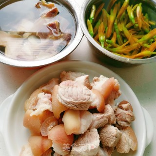 Trouser Leg Meat Cuttlefish Daylily Soup recipe