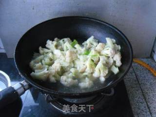 Cauliflower with Tomatoes recipe