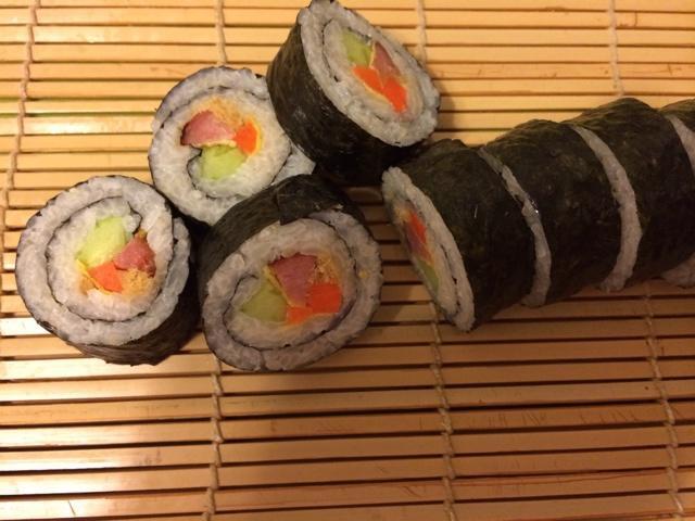 Sushi (common Ingredients to Make Delicious Sushi) recipe