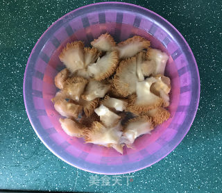 Roasted Chicken Wing Roots with Hericium recipe