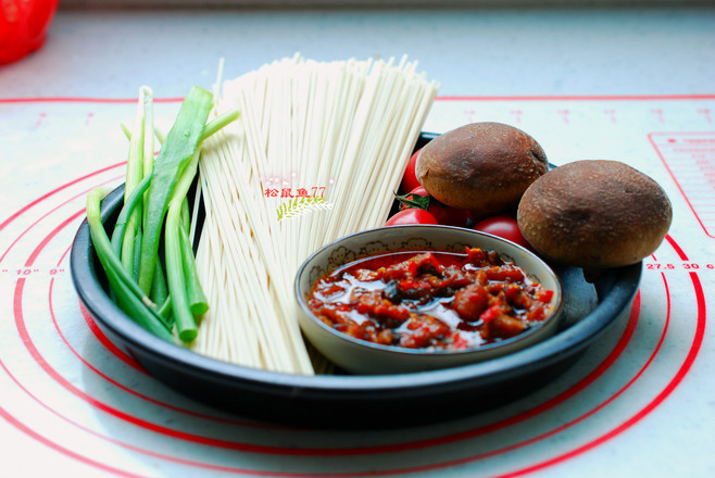 Noodles with Scallops and Abalone Sauce recipe