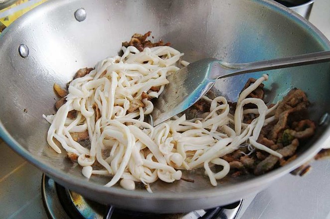 Stir-fried Seafood Mushroom recipe