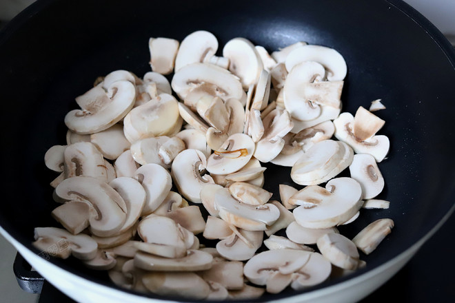 Stir-fried Mushrooms with Broccoli recipe