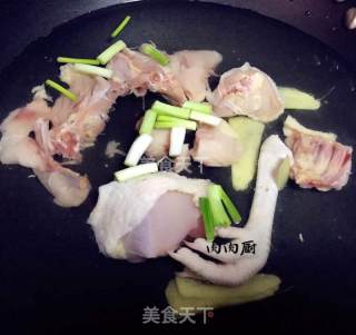 Laoguang Autumn and Winter Healthy Soup of Tea Tree Mushroom Stewed Chicken#肉肉厨 recipe