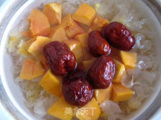 Beauty Sweet Soup --- Tremella, Red Dates and Papaya recipe