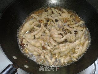 Braised Chicken Feet with Lo Mei recipe