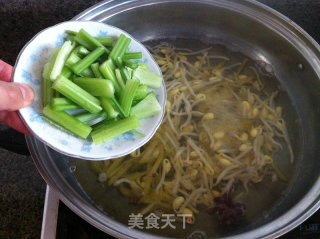 Mustard and Bean Sprouts Soup recipe