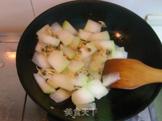 Fried Winter Melon with Clams recipe