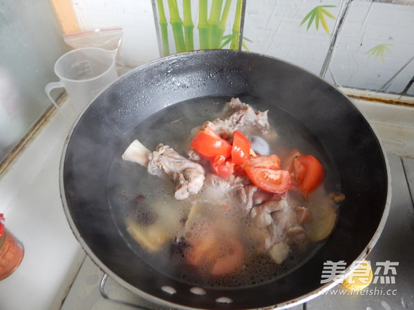 Tomato Pork Ribs Hot Pot recipe