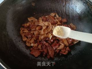 Fried Pork with Dried Tofu Skin recipe