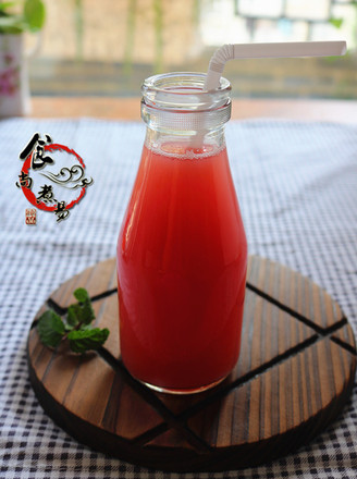 Freshly Squeezed Red Grapefruit Juice