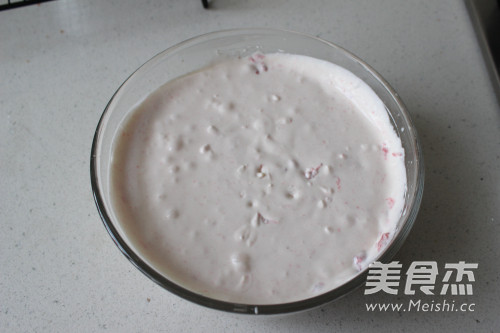 Strawberry Yogurt Mousse Cake recipe