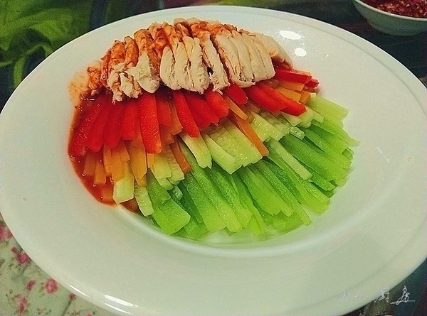 Choppy Salad Sauce with Chicken Breast and Color Vegetables recipe