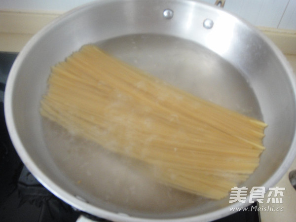 Tomato Meat Sauce Noodles recipe