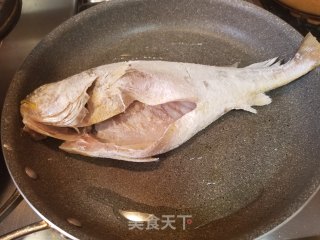 Pan Fried Yellow Croaker recipe