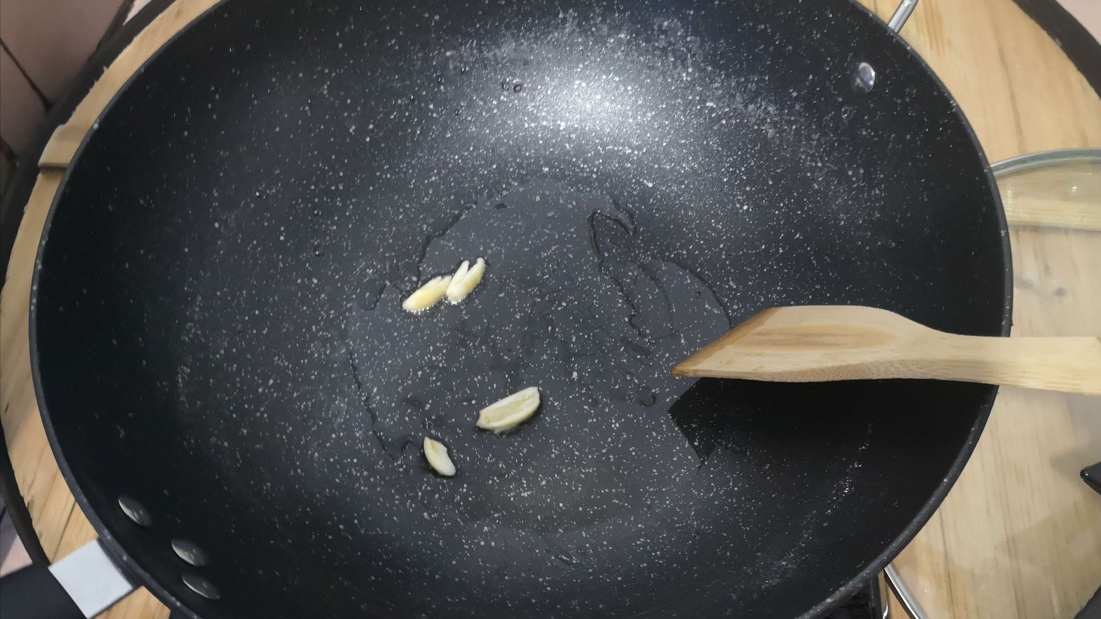 Spaghetti with Mushroom Meat Sauce recipe