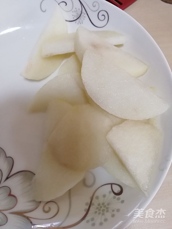 Tremella, Lotus Seed, Lily and Red Date Soup with Rock Sugar recipe