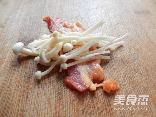 Pan-fried Pork Belly Roll with Enoki Mushroom recipe