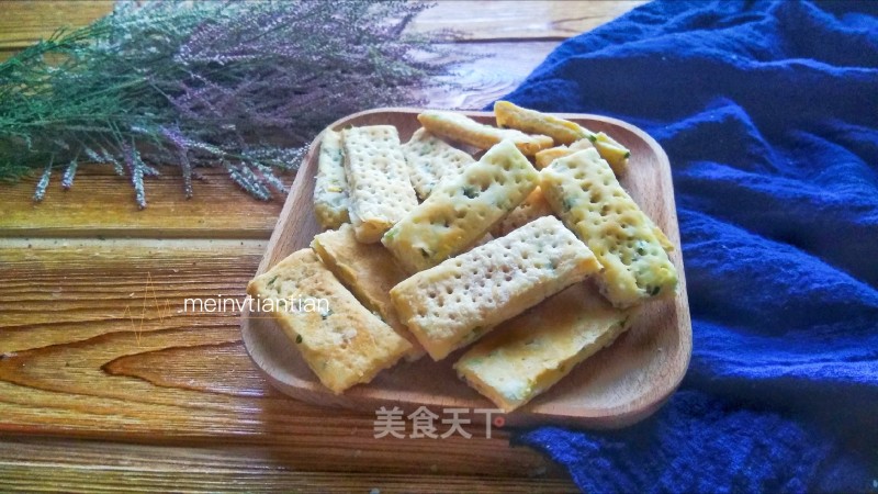 Chive Soda Crackers recipe