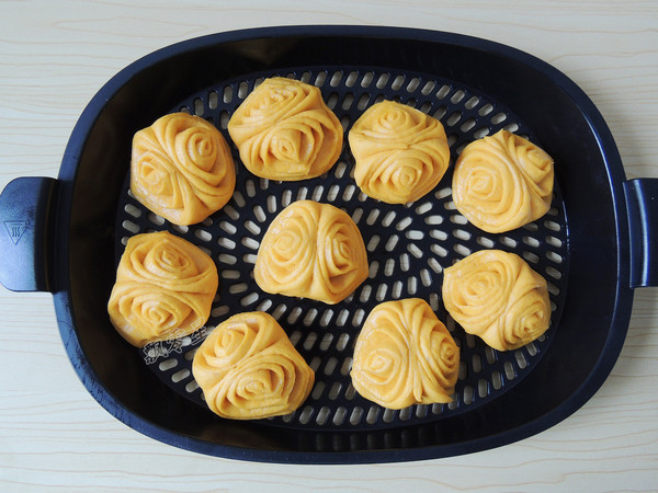 Pumpkin Hanami Mantou recipe