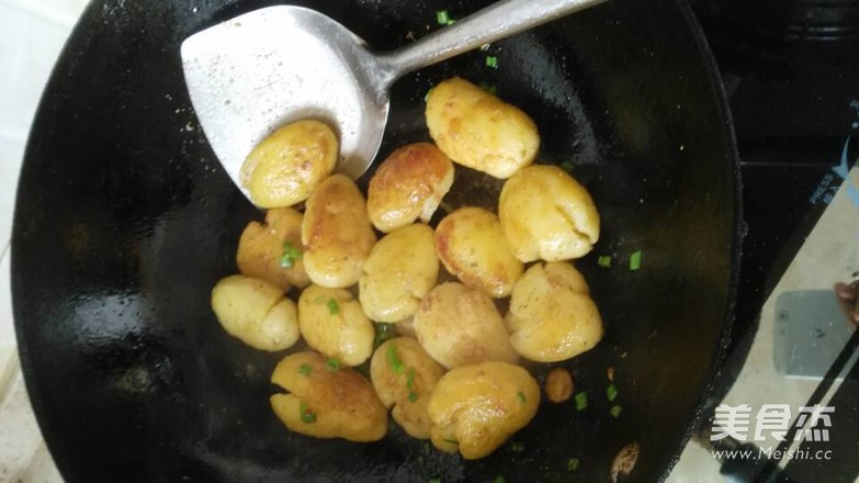 Pan-fried Baby Potatoes recipe