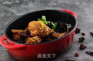 A Delicacy for Entertaining Guests-chicken Legs Stewed with Mushrooms recipe
